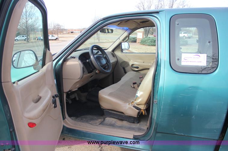 image for item J2335 1997 Ford F150 SuperCab pickup truck