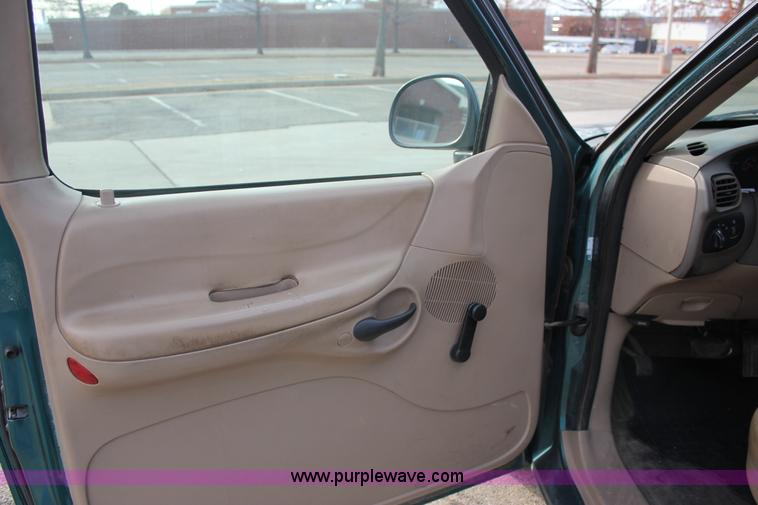image for item J2335 1997 Ford F150 SuperCab pickup truck
