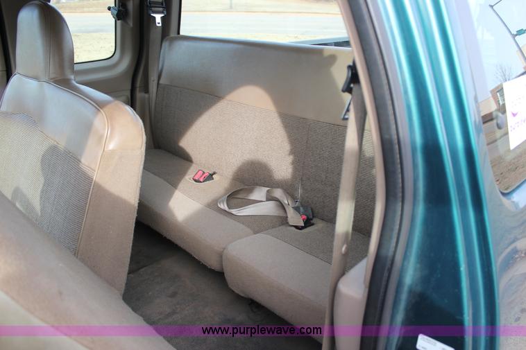 image for item J2335 1997 Ford F150 SuperCab pickup truck