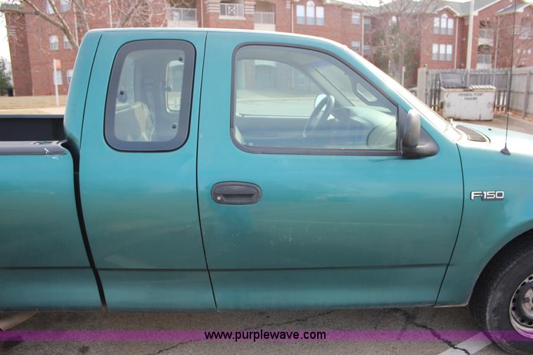 image for item J2335 1997 Ford F150 SuperCab pickup truck