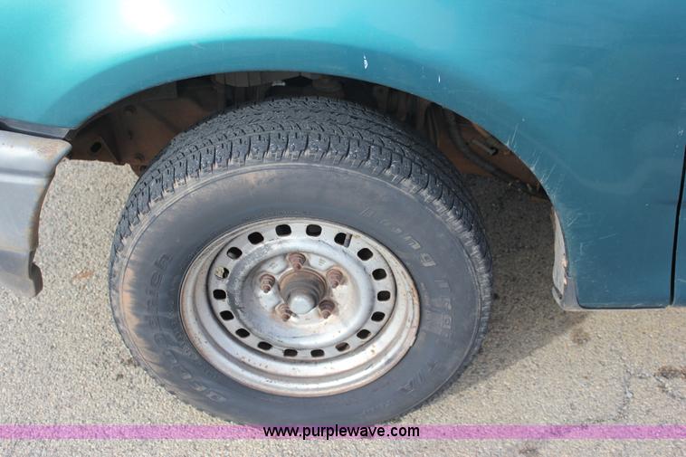 image for item J2335 1997 Ford F150 SuperCab pickup truck