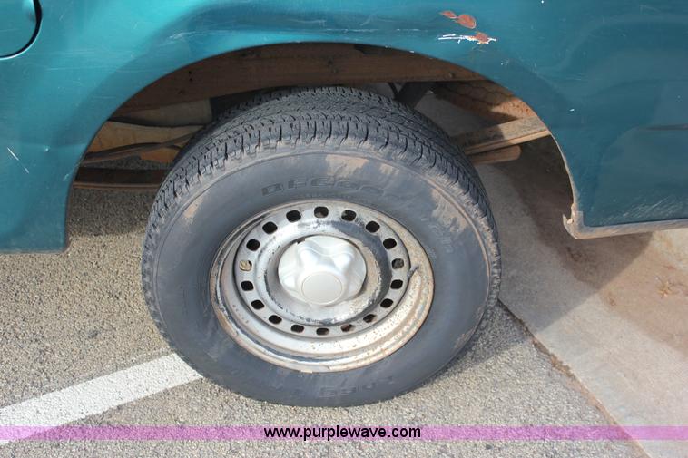 image for item J2335 1997 Ford F150 SuperCab pickup truck