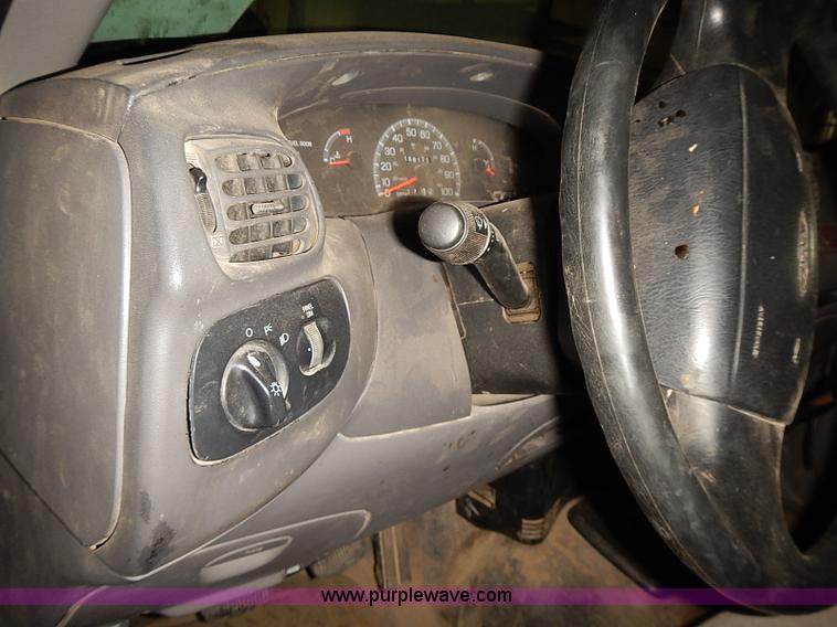 image for item J3076 1997 Ford F150 pickup truck