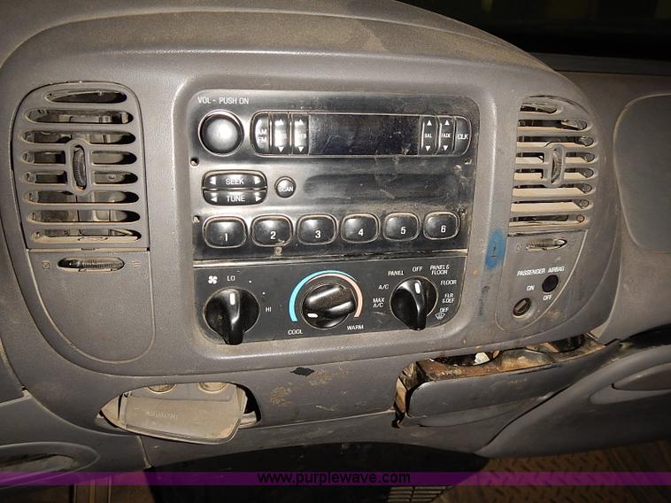 image for item J3076 1997 Ford F150 pickup truck