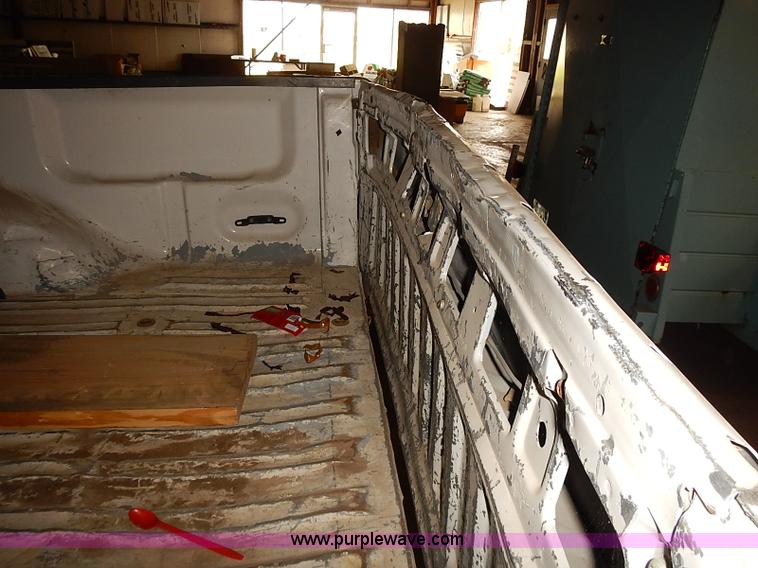 image for item J3076 1997 Ford F150 pickup truck