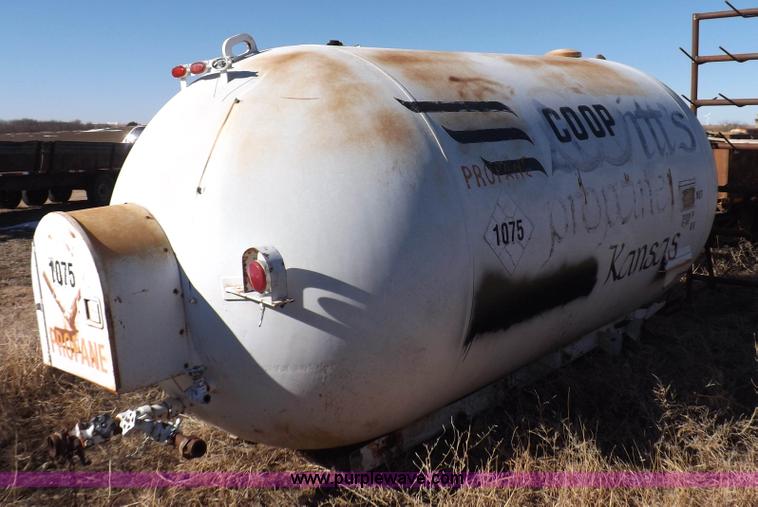 image for item K3119 Arrow Tank Inc. propane tank