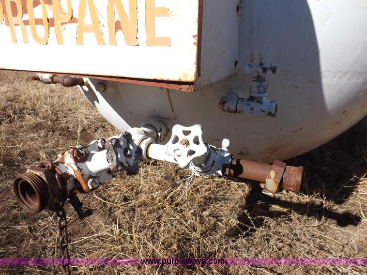 image for item K3119 Arrow Tank Inc. propane tank