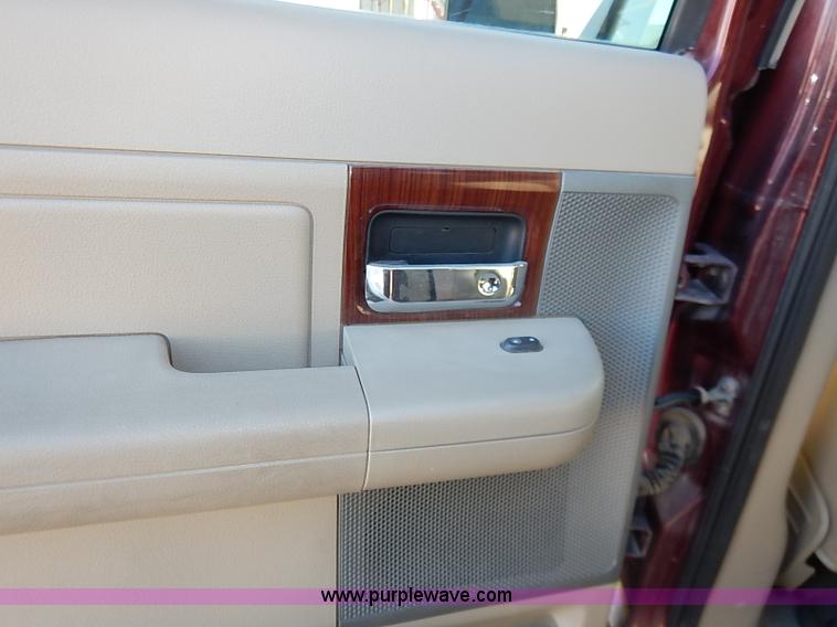 image for item K7294 2005 Ford F150 Lariat SuperCrew pickup truck