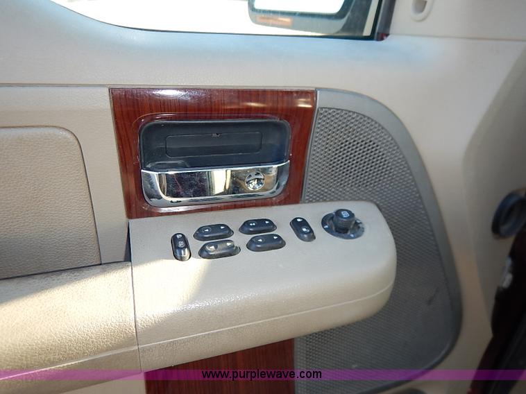 image for item K7294 2005 Ford F150 Lariat SuperCrew pickup truck