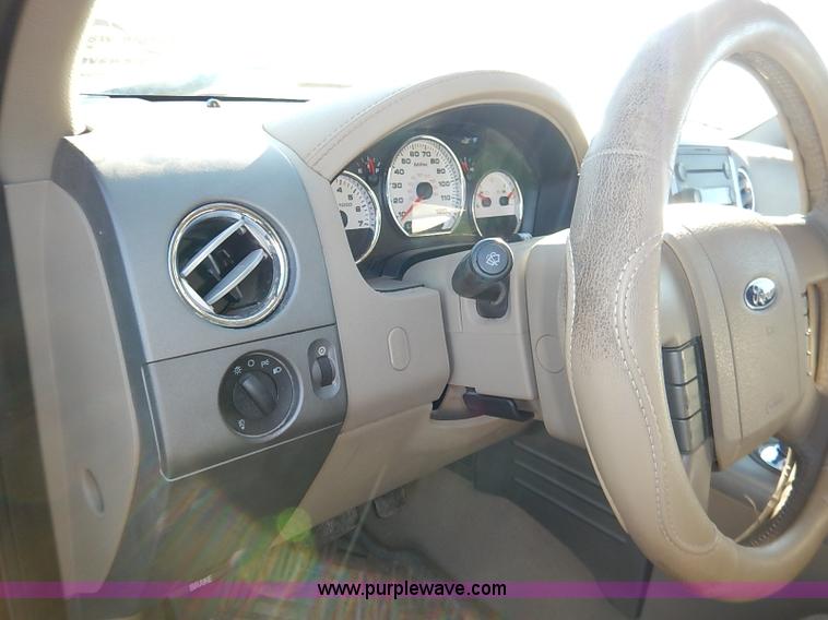 image for item K7294 2005 Ford F150 Lariat SuperCrew pickup truck