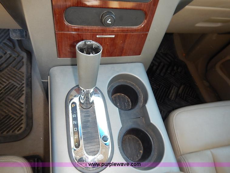 image for item K7294 2005 Ford F150 Lariat SuperCrew pickup truck