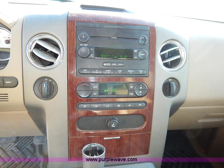 image for item K7294 2005 Ford F150 Lariat SuperCrew pickup truck