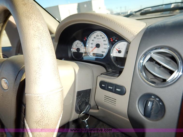 image for item K7294 2005 Ford F150 Lariat SuperCrew pickup truck