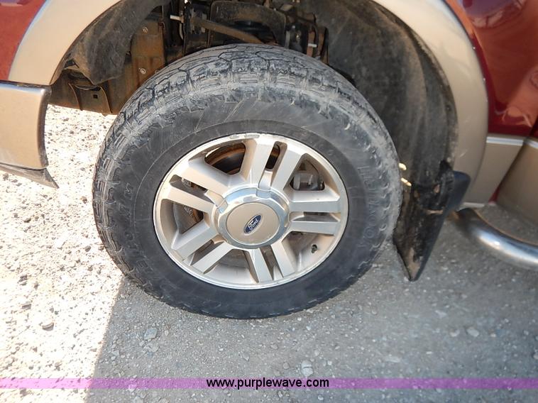 image for item K7294 2005 Ford F150 Lariat SuperCrew pickup truck