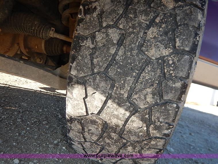 image for item K7294 2005 Ford F150 Lariat SuperCrew pickup truck