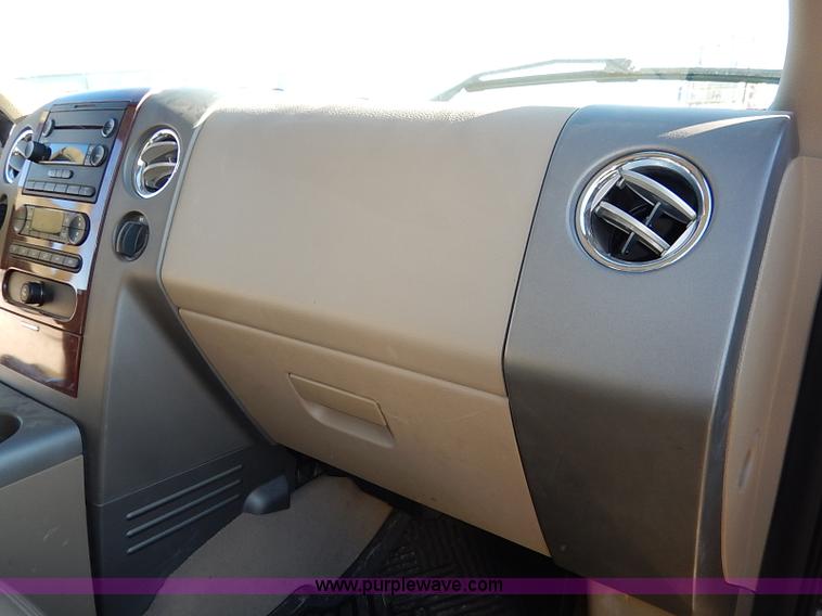 image for item K7294 2005 Ford F150 Lariat SuperCrew pickup truck