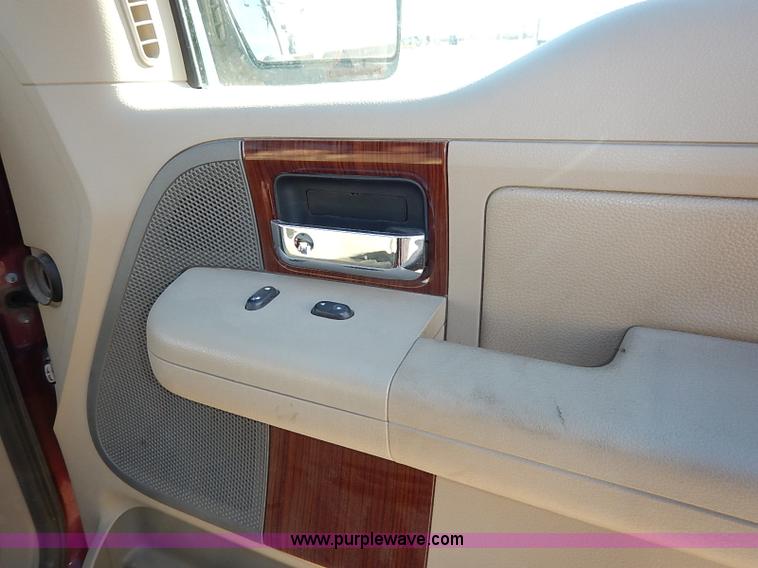 image for item K7294 2005 Ford F150 Lariat SuperCrew pickup truck