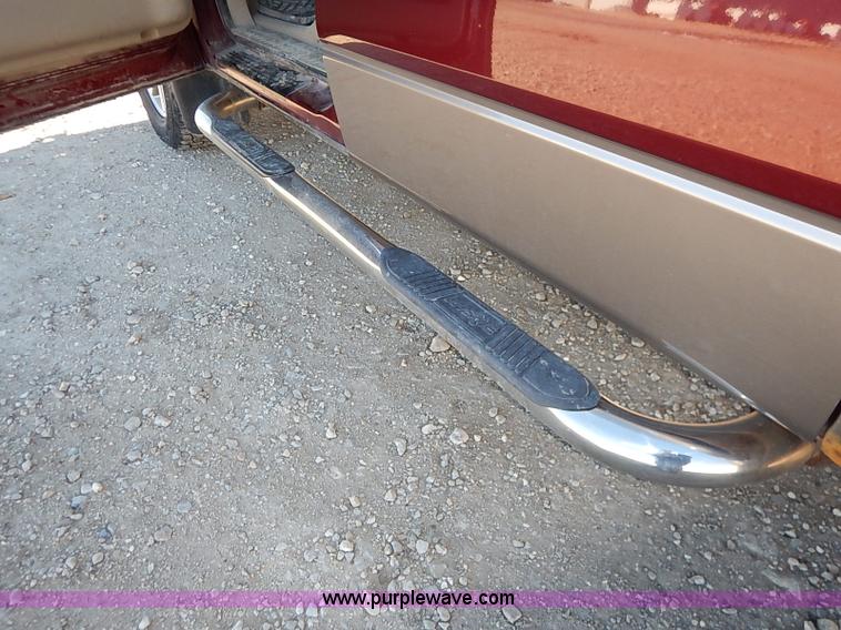 image for item K7294 2005 Ford F150 Lariat SuperCrew pickup truck