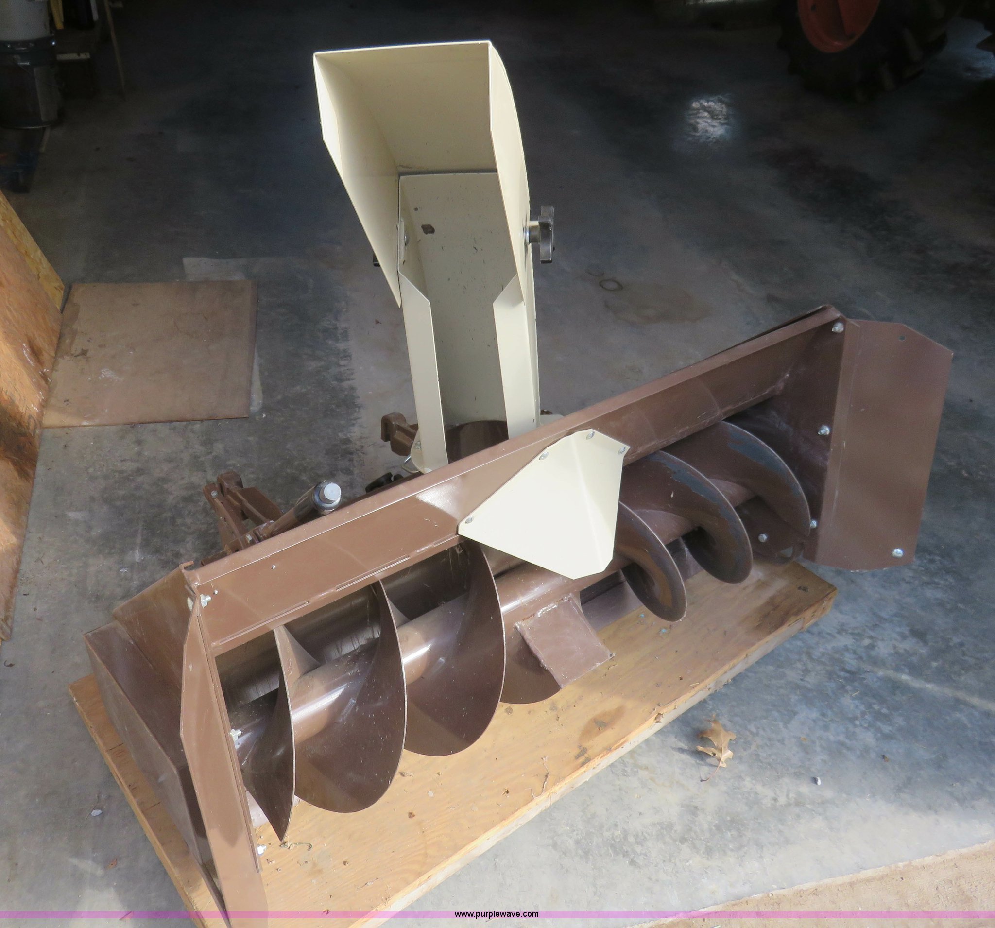 412 snow blower in Tonganoxie, KS Item I2411 sold