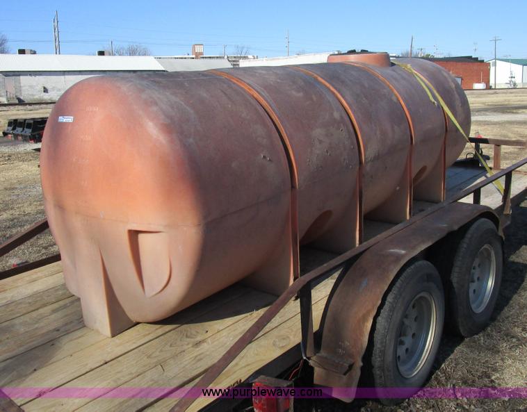 image for item BA9405 1,100 gallon poly tank