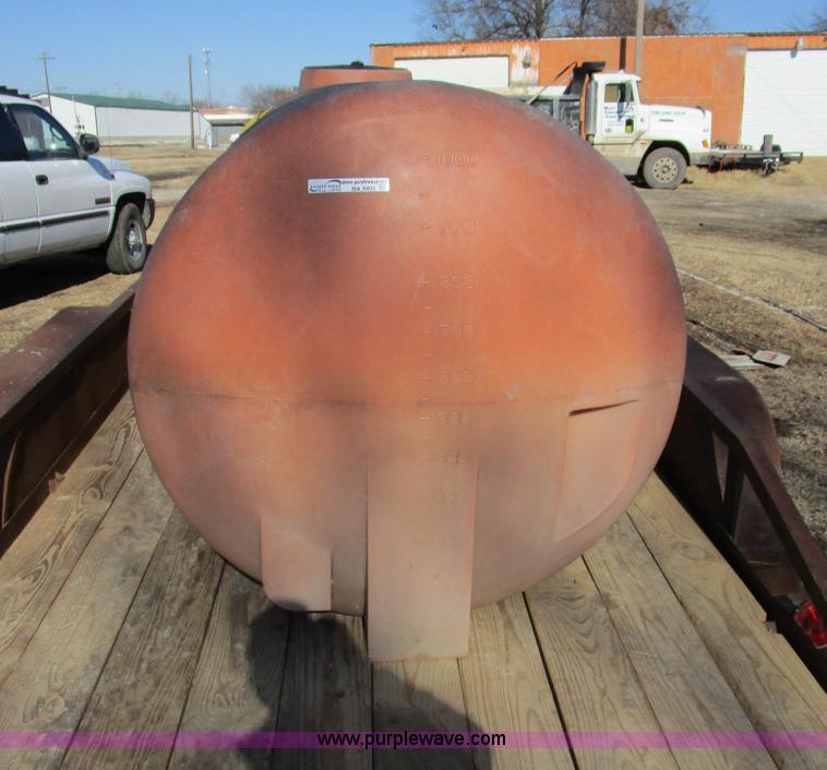 image for item BA9405 1,100 gallon poly tank