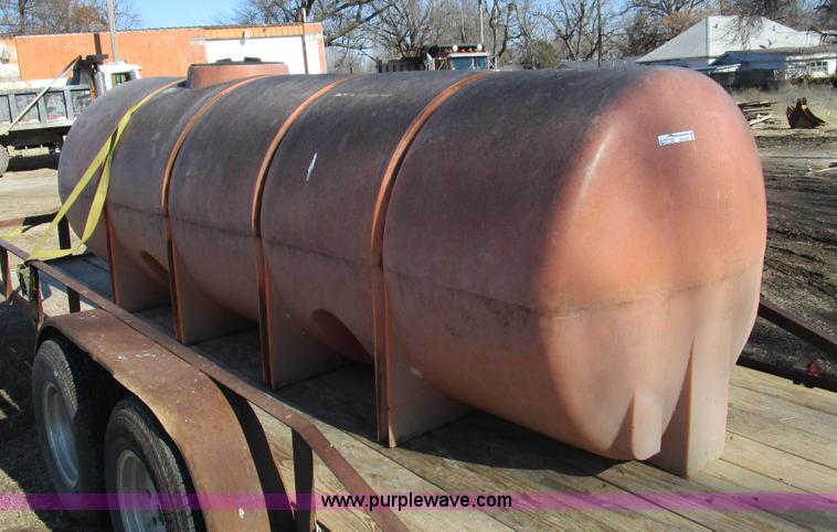 image for item BA9405 1,100 gallon poly tank