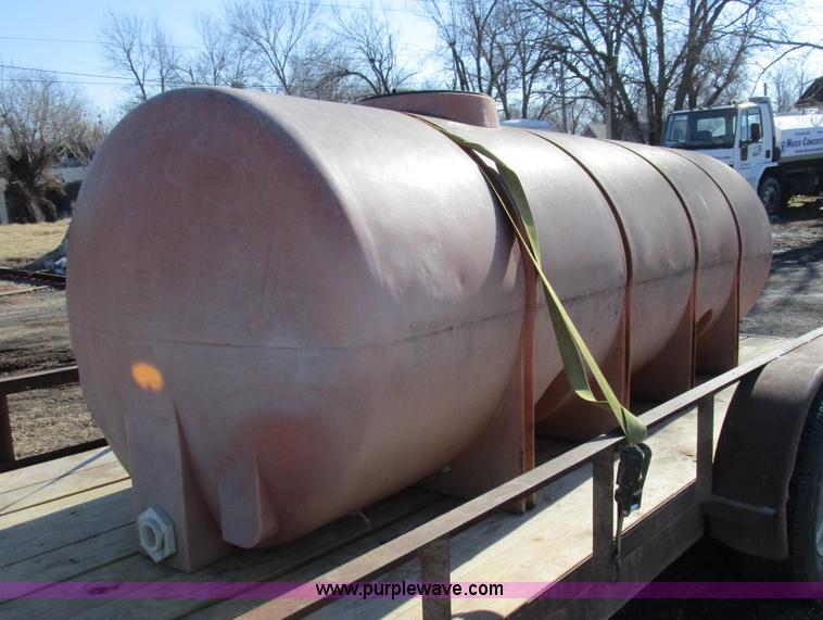 image for item BA9405 1,100 gallon poly tank