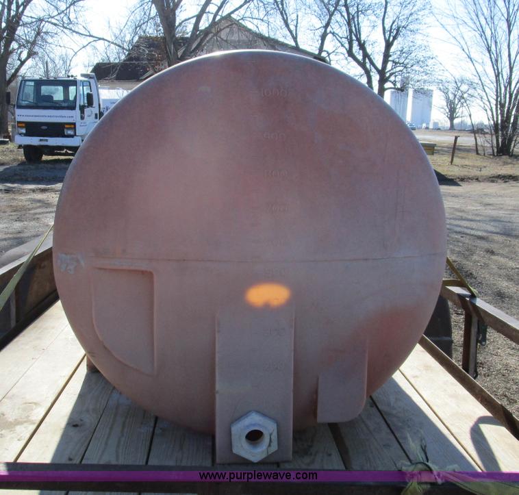 image for item BA9405 1,100 gallon poly tank