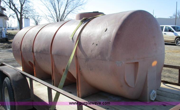 image for item BA9405 1,100 gallon poly tank