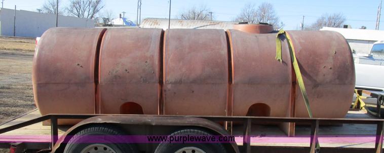 image for item BA9405 1,100 gallon poly tank