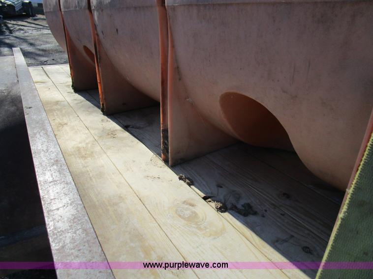 image for item BA9405 1,100 gallon poly tank