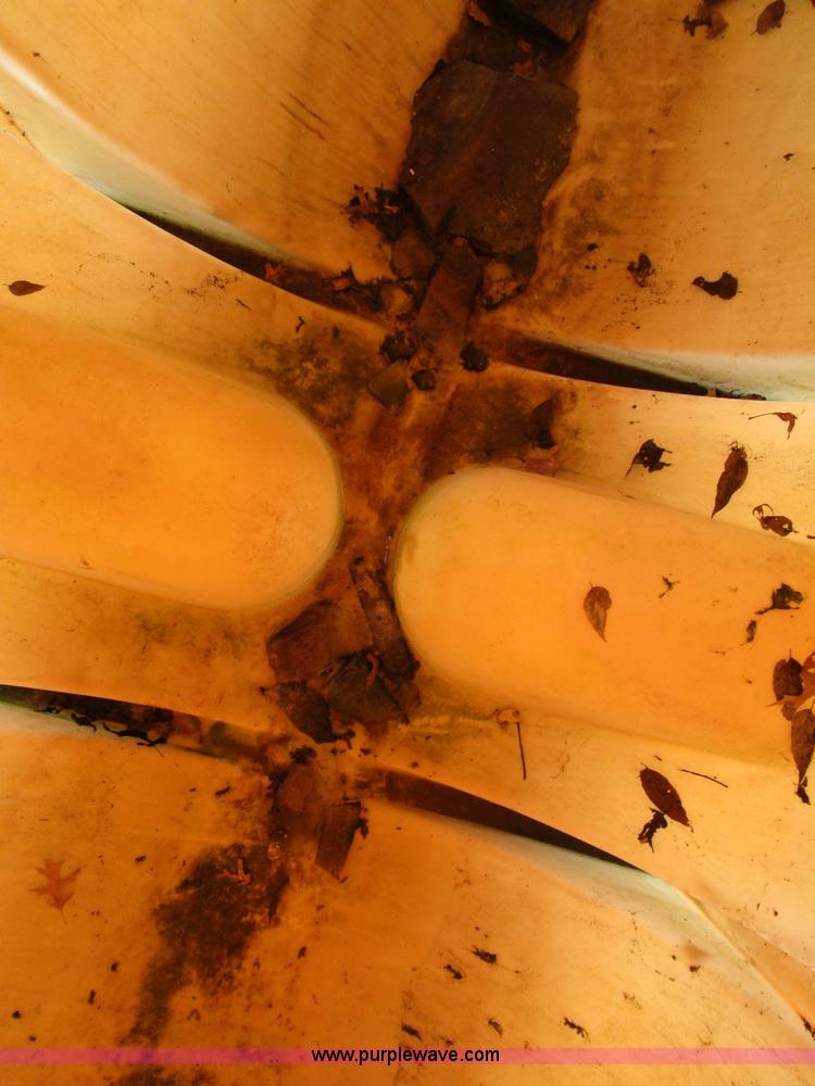 image for item BA9405 1,100 gallon poly tank