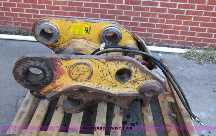 image for item BA9406 CF hydraulic excavator quick attach