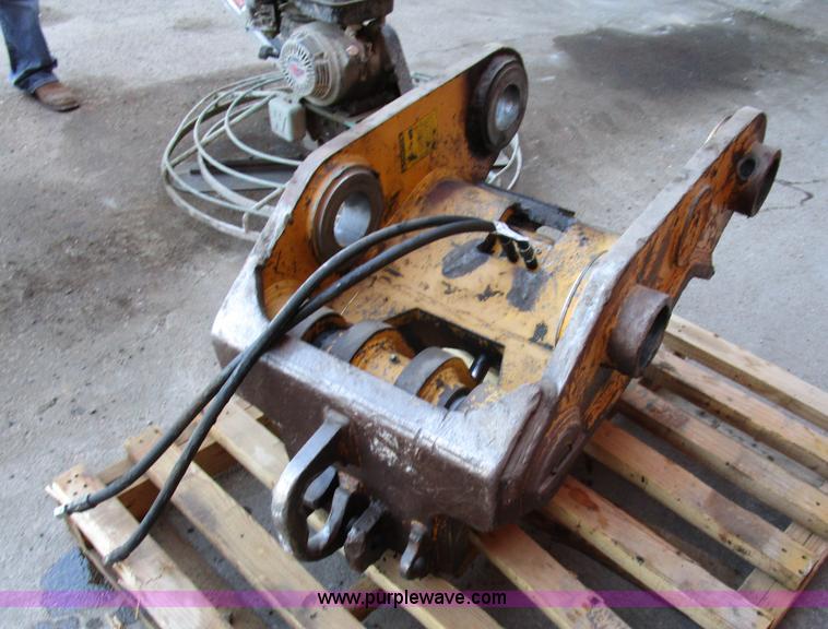 image for item BA9406 CF hydraulic excavator quick attach