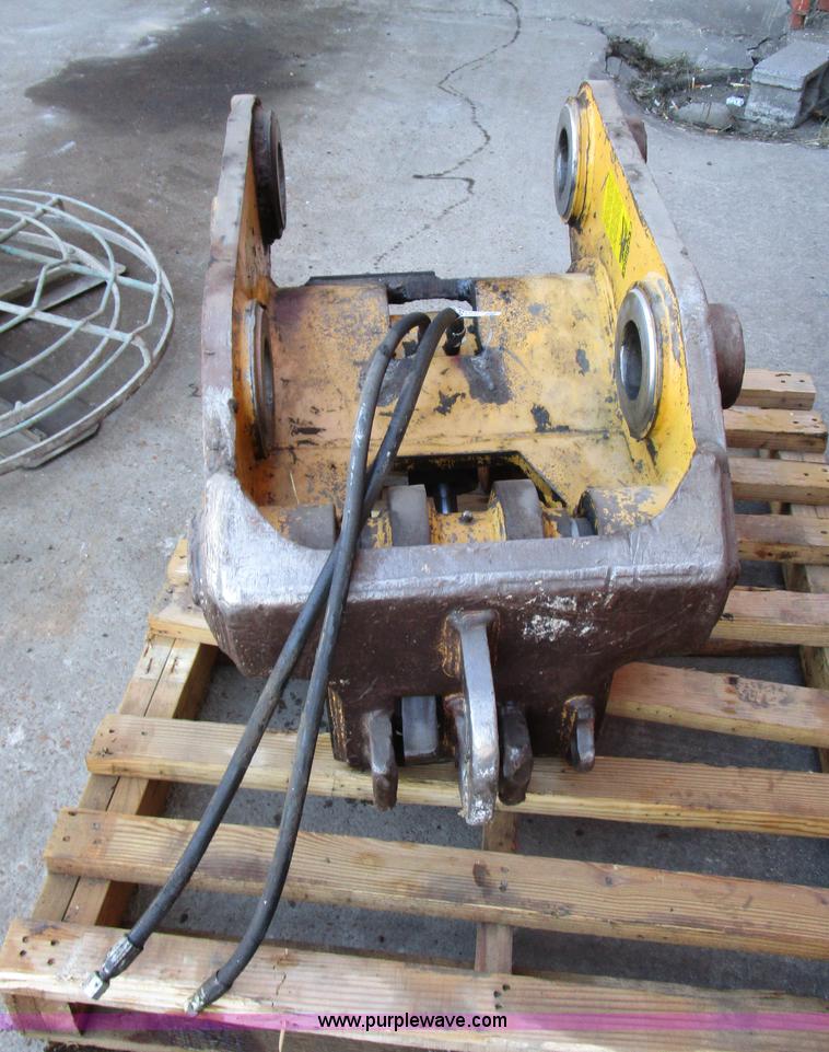 image for item BA9406 CF hydraulic excavator quick attach