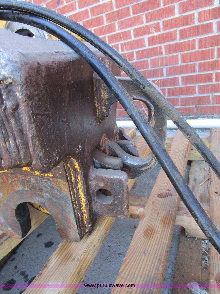 image for item BA9406 CF hydraulic excavator quick attach