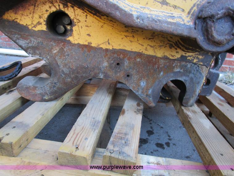 image for item BA9406 CF hydraulic excavator quick attach