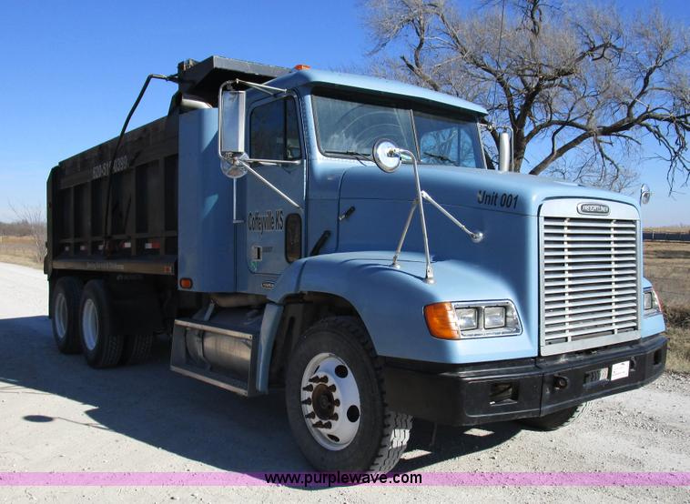 image for item D2253 1998 Freightliner FLD112 dump truck