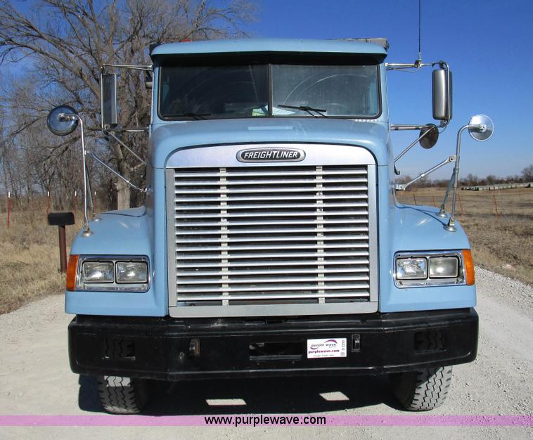 image for item D2253 1998 Freightliner FLD112 dump truck