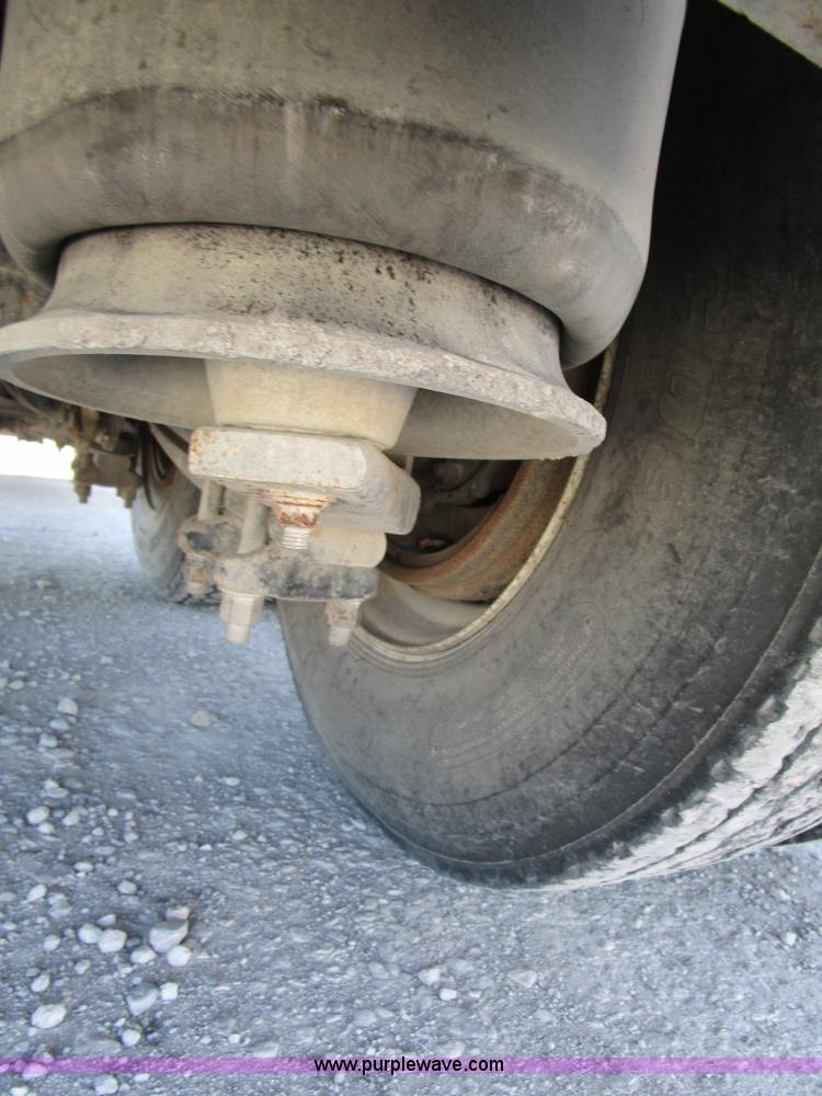 image for item D2253 1998 Freightliner FLD112 dump truck