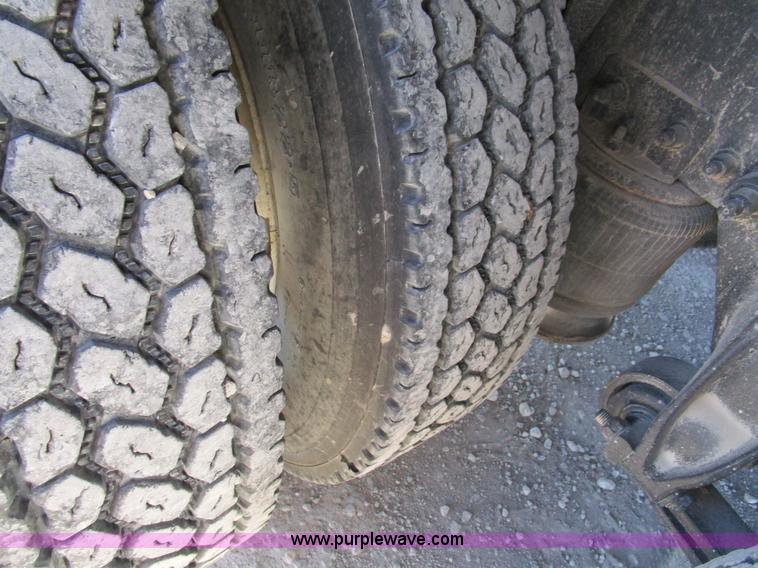 image for item D2253 1998 Freightliner FLD112 dump truck