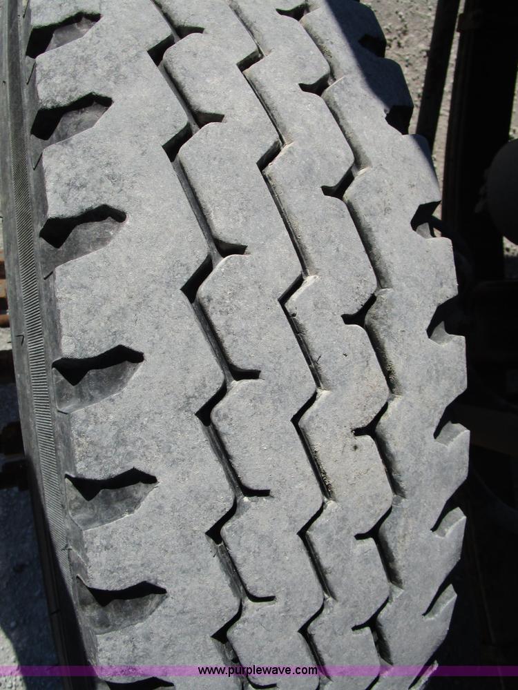 image for item D2253 1998 Freightliner FLD112 dump truck