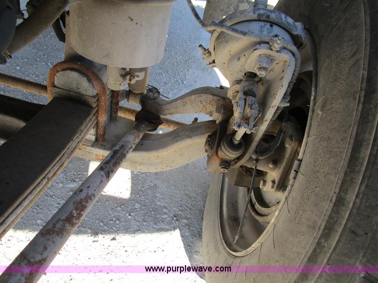 image for item D2253 1998 Freightliner FLD112 dump truck