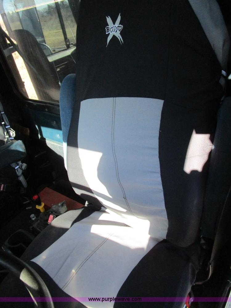 image for item D2253 1998 Freightliner FLD112 dump truck