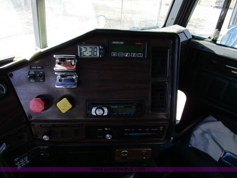 image for item D2253 1998 Freightliner FLD112 dump truck