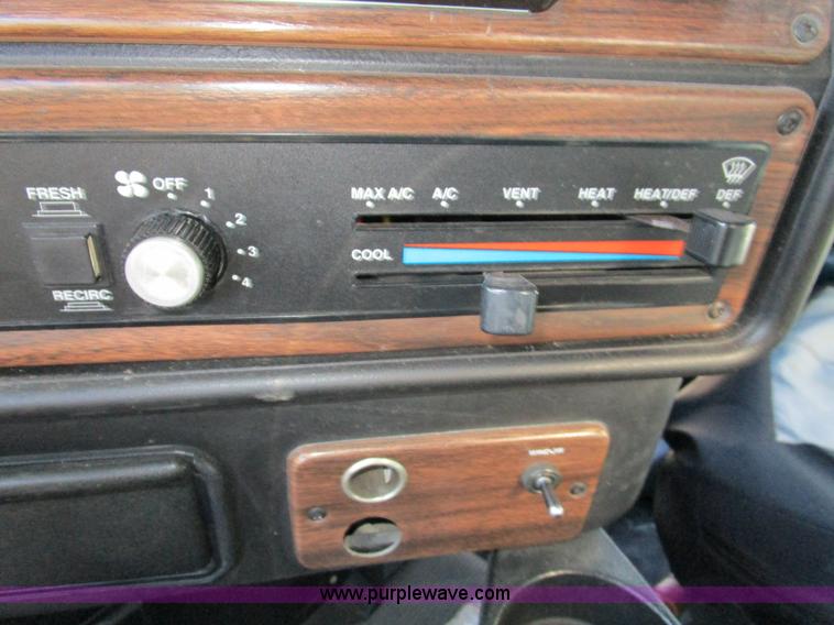 image for item D2253 1998 Freightliner FLD112 dump truck