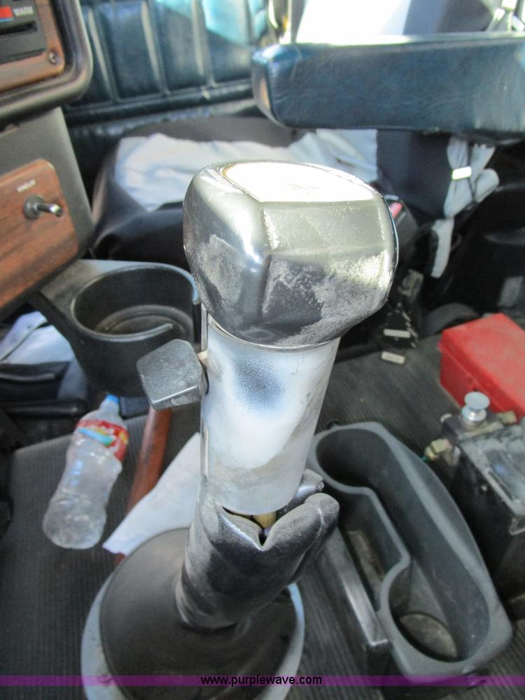 image for item D2253 1998 Freightliner FLD112 dump truck