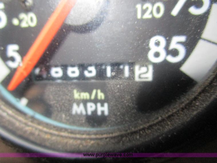 image for item D2253 1998 Freightliner FLD112 dump truck