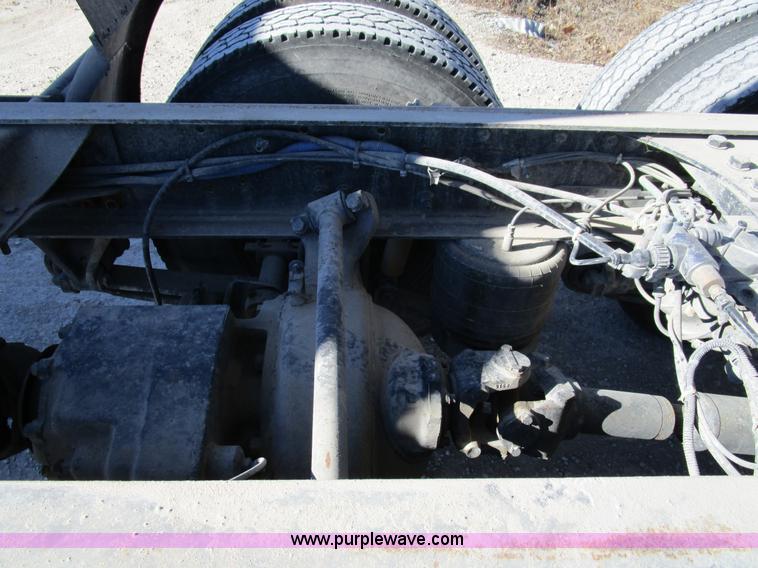 image for item D2253 1998 Freightliner FLD112 dump truck