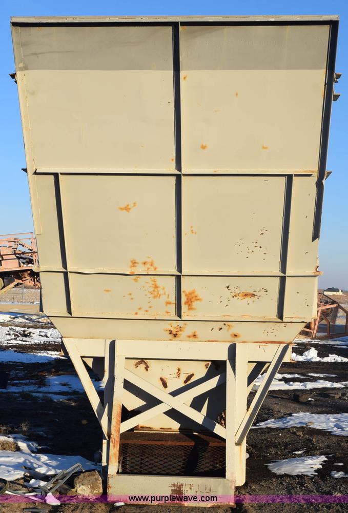 image for item E6062 Aggregate hopper and conveyor